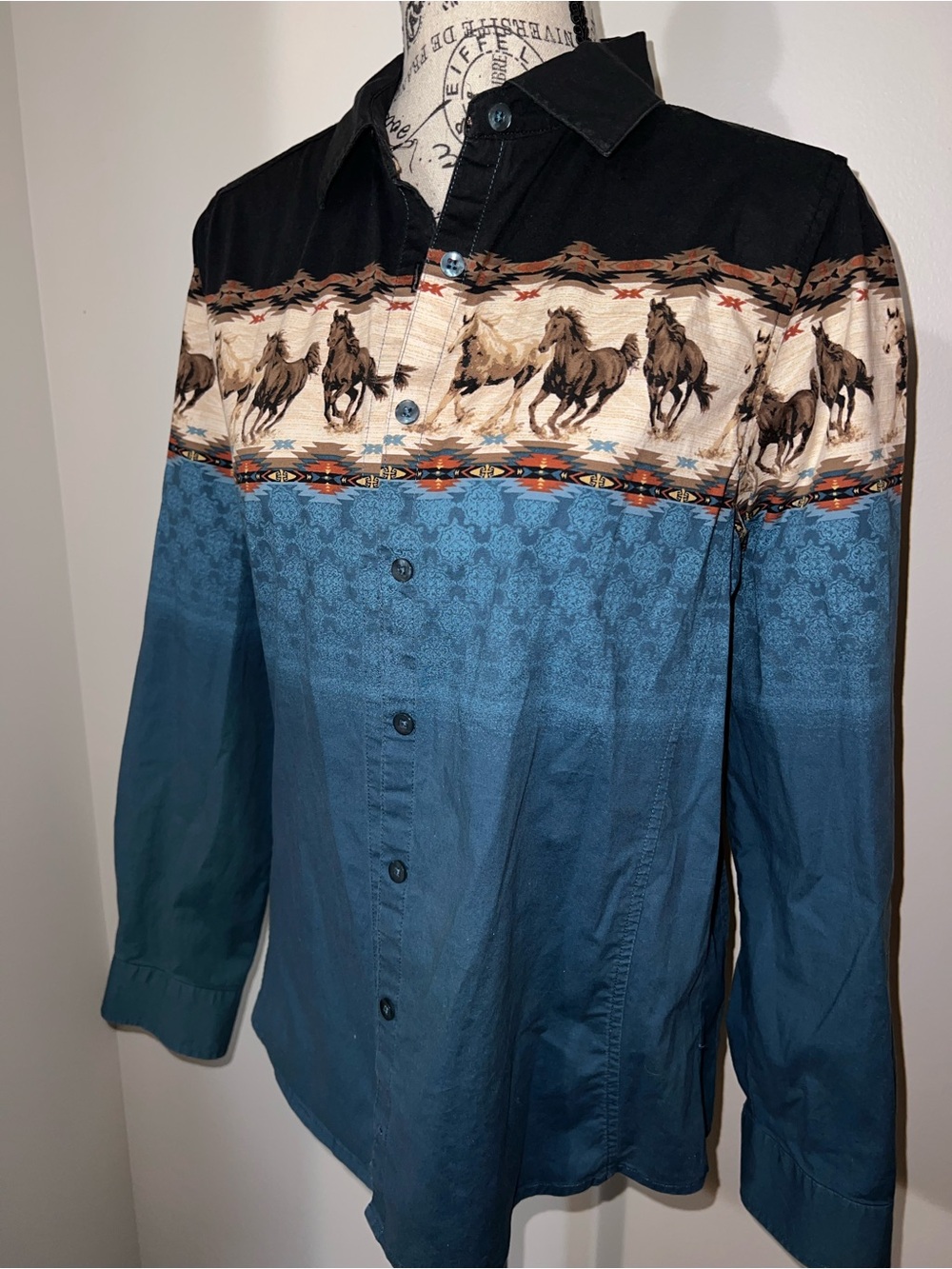 Bit & Bridle Western Horse Print Ombre Button Up Shirt - Size Medium - Picture 3 of 9